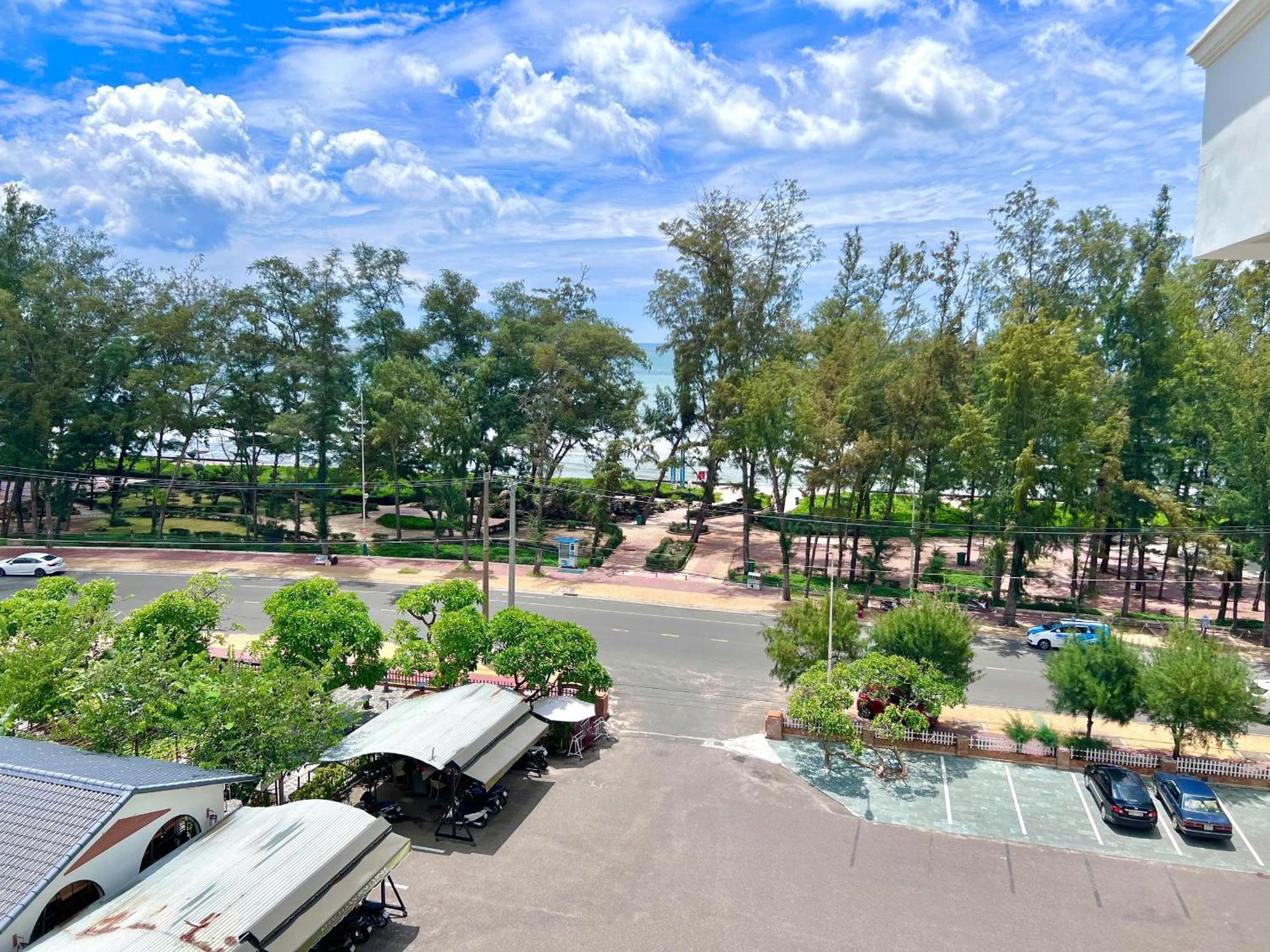 Khach San Binh Minh Hotel ฟานเที้ยต ภายนอก รูปภาพ