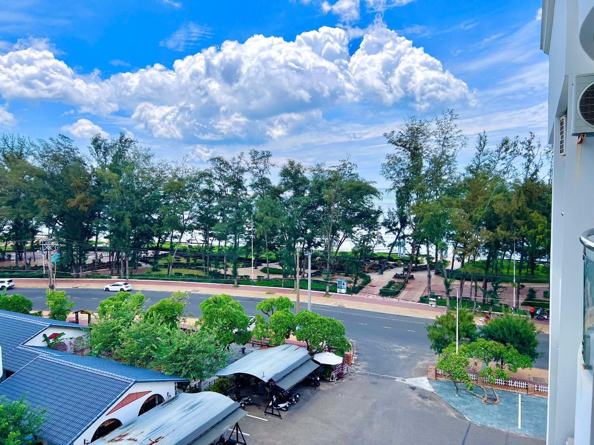 Khach San Binh Minh Hotel ฟานเที้ยต ภายนอก รูปภาพ